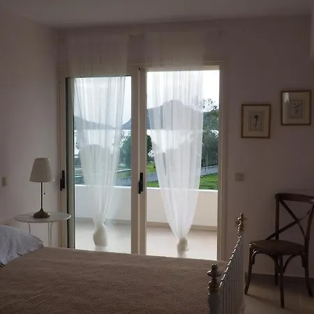 The Lakehouse بحيرة فولياغميني