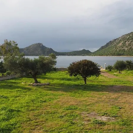 The Lakehouse Villa Vouliagmeni Sø