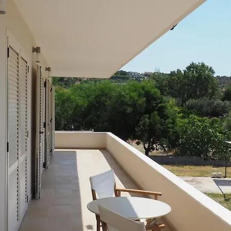 Villa The Lakehouse Vouliagmeni Sø