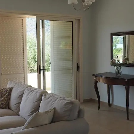 The Lakehouse Vouliagmeni Sø
