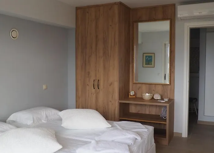 The Lakehouse Βίλα