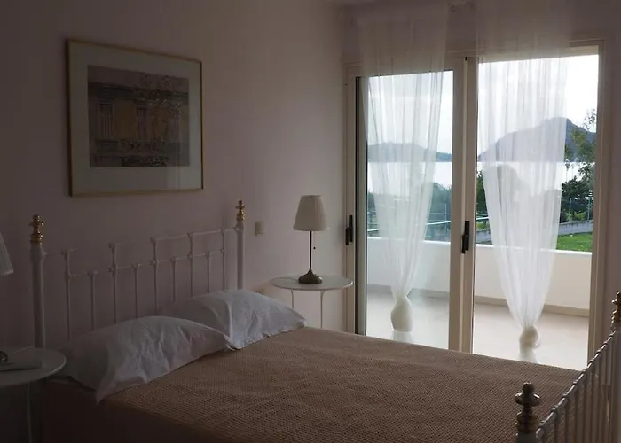 The Lakehouse Λίμνη Βουλιαγμάνης