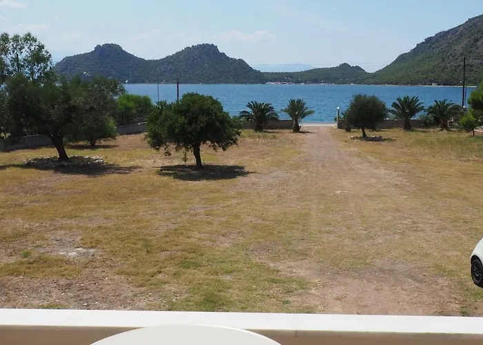 Villa The Lakehouse Limni Vouliagmenis