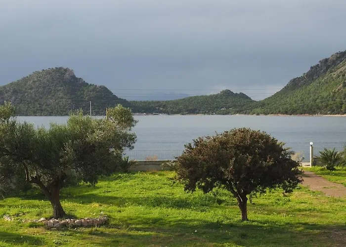 The Lakehouse Βίλα *